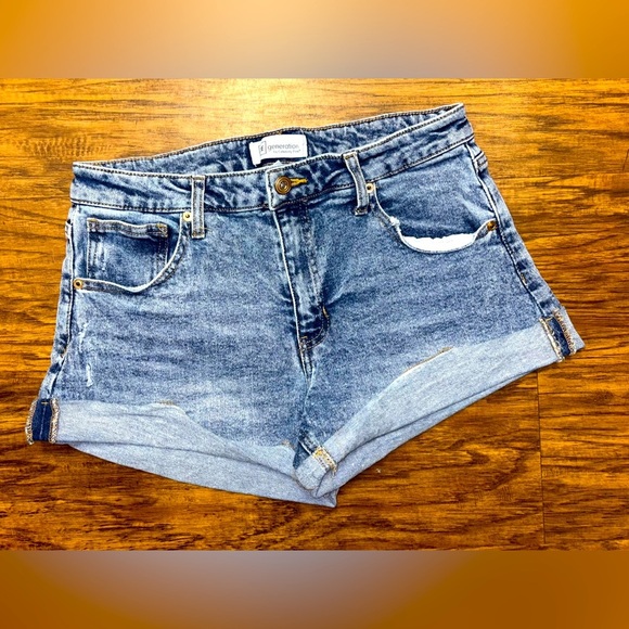 Regeneration by Celebrity Pink Mid Rise Shorts Size 11/30 - Picture 1 of 8